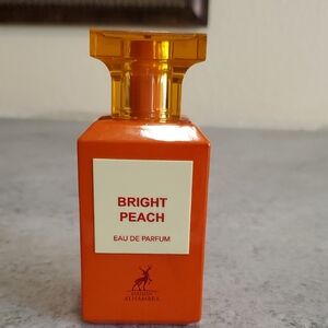 Maison Alhambra Bright Peach Eau de Parfum - Orange
